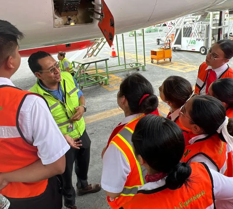 ANTA Escuela de Aviación en México Técnico en Mantenimiento Aeronáutico